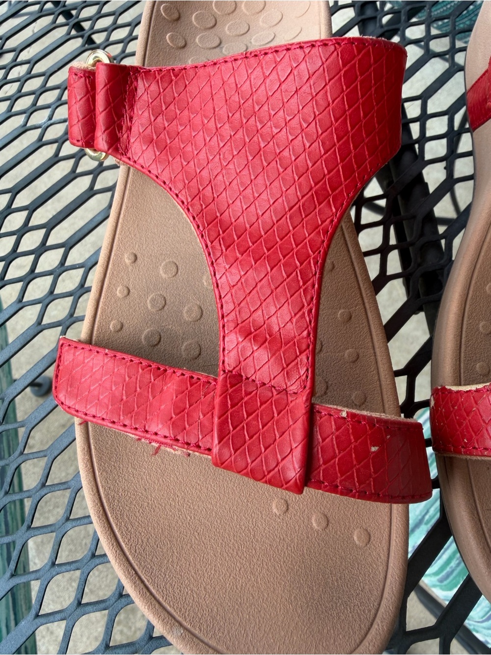 Vionic Red Textured Slide Sandals - Picture 5 of 7